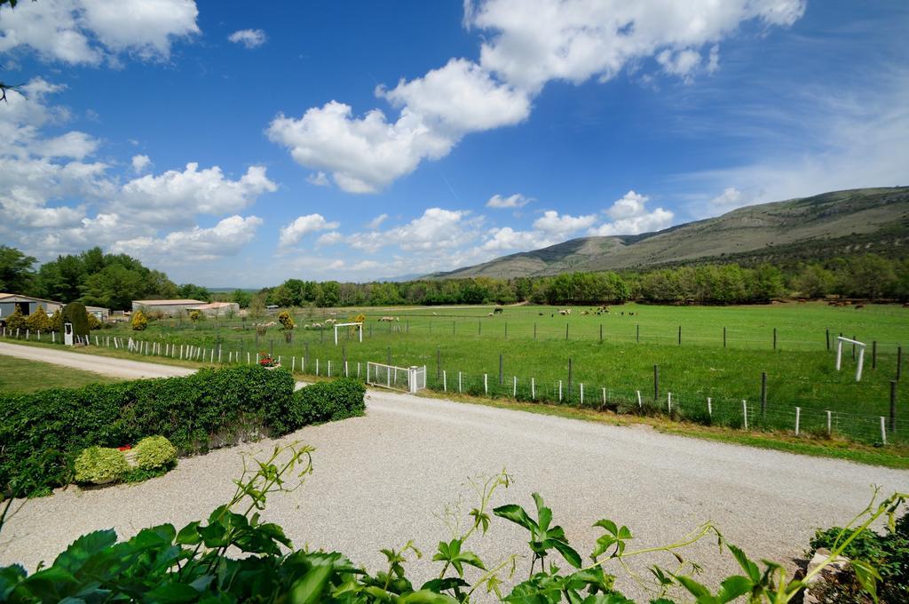 Domaine De Majastre Bed & Breakfast Bauduen Bagian luar foto